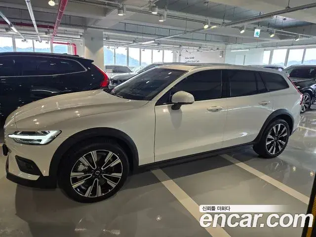Volvo V60 Cross Country 2026 — ფოტო 14/19