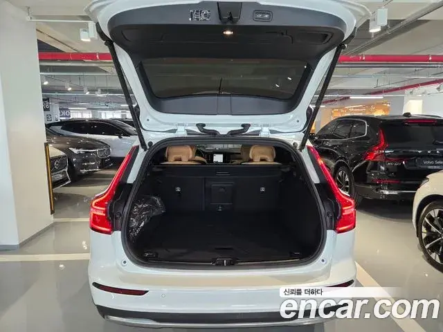 Volvo V60 Cross Country 2026 — ფოტო 15/19