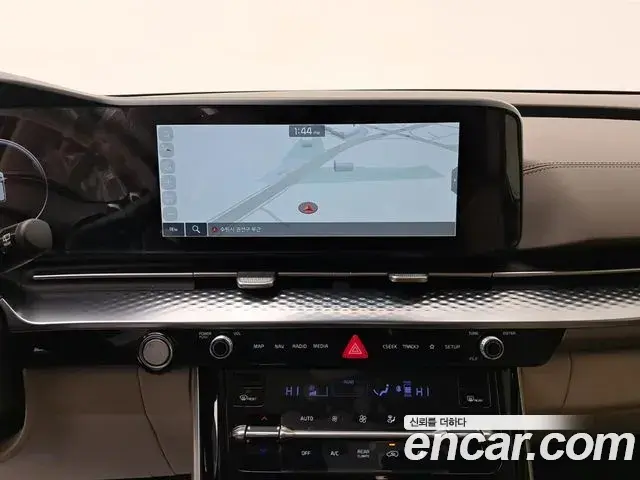 Kia Carnival 2023 — Фото 8/20
