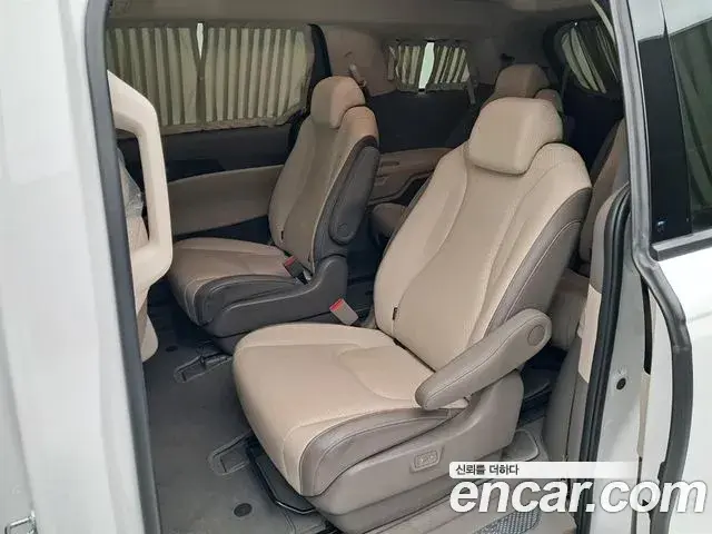 Kia Carnival 2023 — Фото 11/20