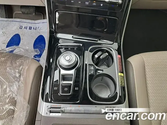Kia Carnival 2023 — Фото 13/20