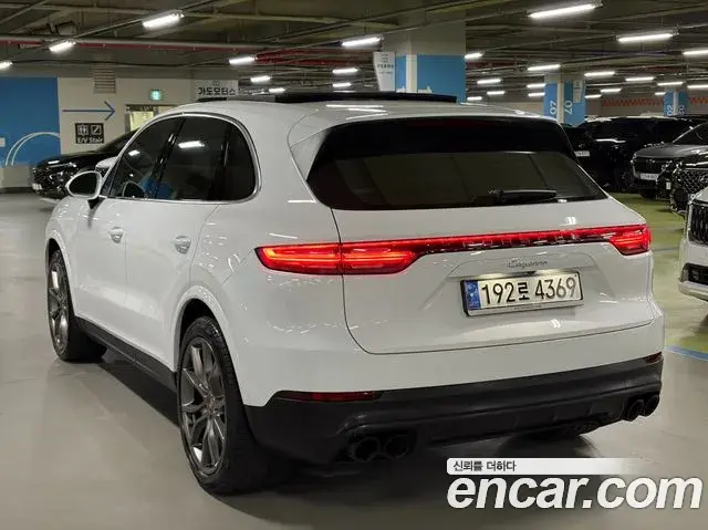 Porsche Cayenne 2019 — Photo 14/20