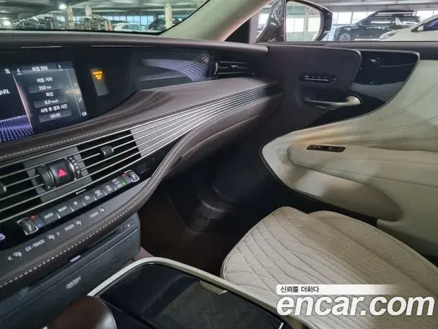 Lexus LS500 2020 — ფოტო 5/19
