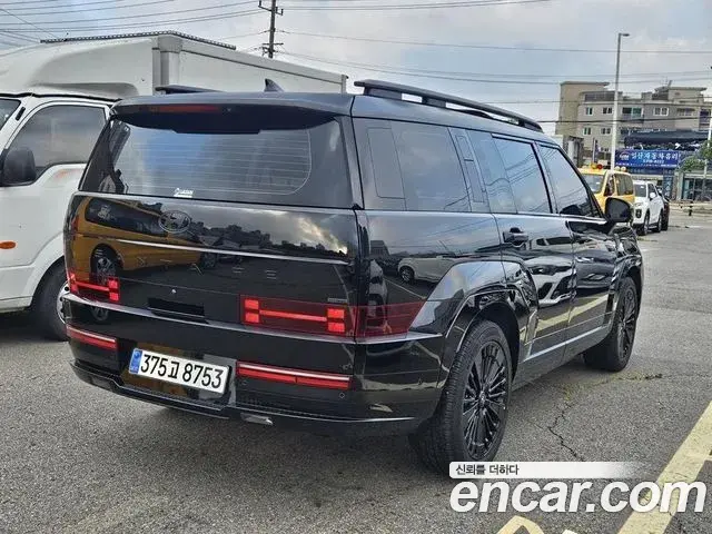 Hyundai Santa Fe 2025 — Фото 1/20