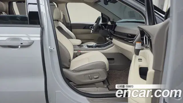 Kia Carnival 2025 — Şəkil 3/35