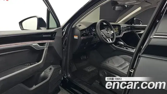 Volkswagen Touareg 2020 — Photo 14/36