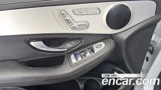 Mercedes-Benz GLC-Class 2020 — ფოტო 17/36