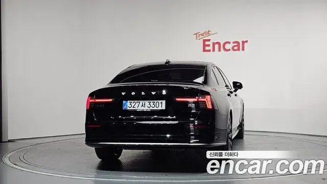 Volvo S90 2025 — Photo 16/34