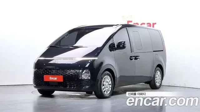 Hyundai Staria 2023 — Photo 1/20