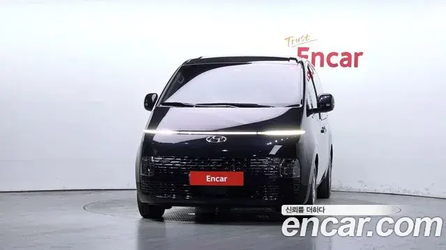 Hyundai Staria 2023 — Photo 3/20