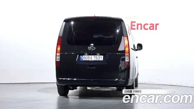 Hyundai Staria 2023 — Photo 4/20