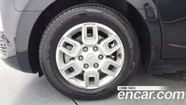 Hyundai Staria 2023 — Photo 5/20