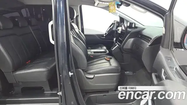 Hyundai Staria 2023 — Photo 10/20