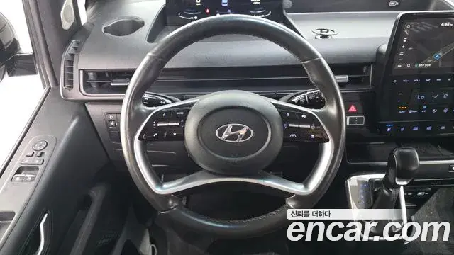 Hyundai Staria 2023 — Photo 13/20