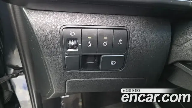 Hyundai Staria 2023 — Photo 18/20