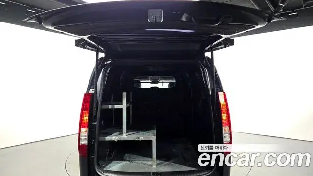 Hyundai Staria 2023 — Photo 20/20