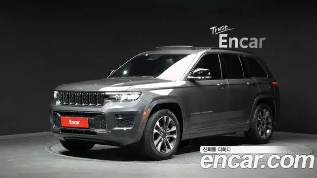 Jeep Grand Cherokee 2023 — Фото 1/20