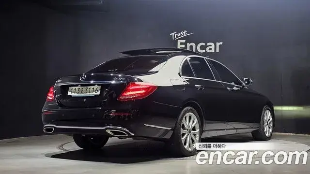 Mercedes-Benz E-Class 2019 — Фото 2/20