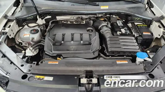 Volkswagen Tiguan 2022 — ფოტო 31/32