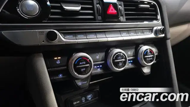 Genesis G70 2019 — ფოტო 20/41