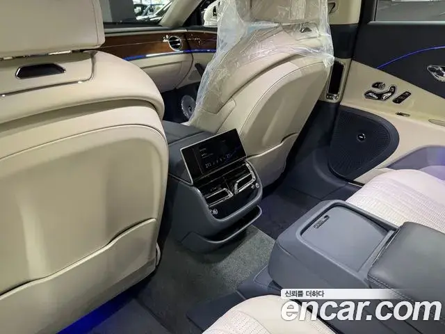 Bentley Flying Spur 2021 — ფოტო 11/19