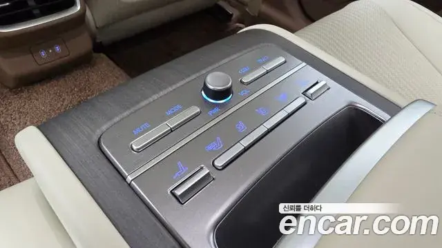 Hyundai Grandeur 2023 — Фото 19/20
