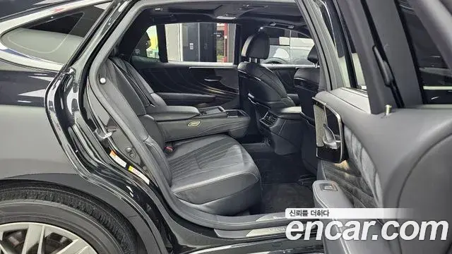 Lexus LS500 2018 — ფოტო 11/30