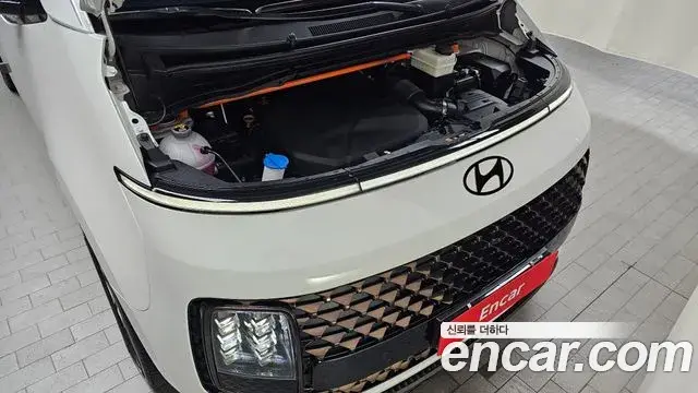 Hyundai Staria 2024 — Photo 6/20
