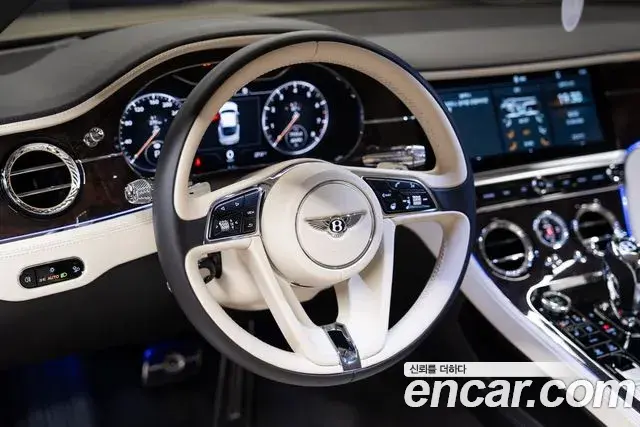 Bentley Continental GT 2020 — Photo 2/10