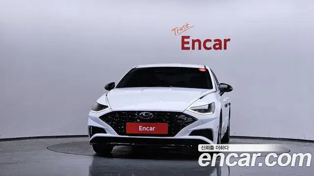 Hyundai Sonata 2023 — Photo 2/20