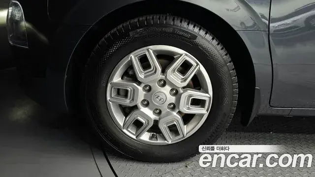 Hyundai Staria 2023 — Фото 5/20
