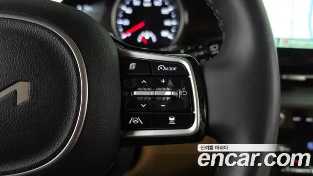 Kia Carnival 2022 — Фото 17/20
