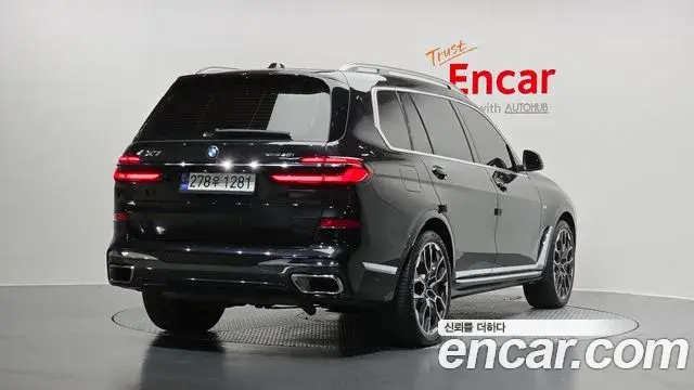 BMW X7 2024 — Фото 2/20