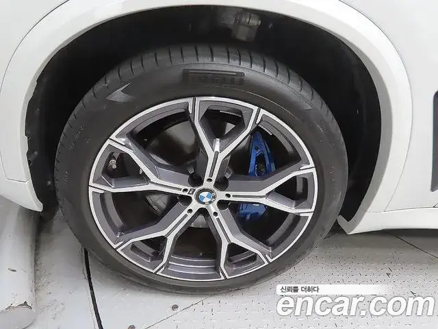 BMW X5 2025 — Фото 4/20