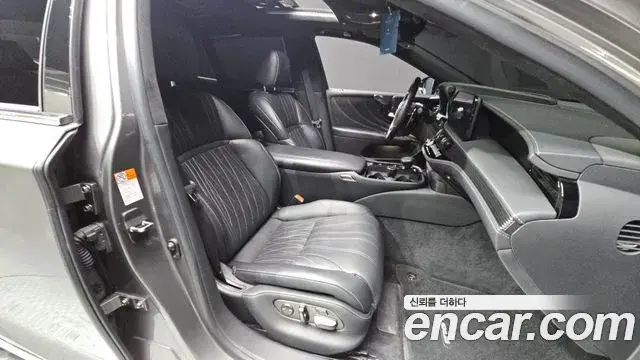 Lexus LS500 2021 — Photo 17/20