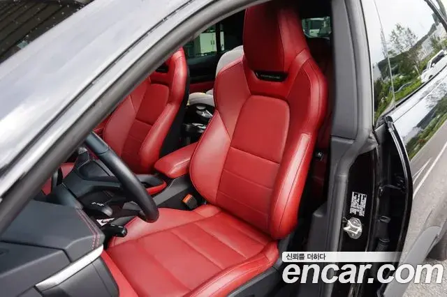 Porsche Macan EV 2025 — Photo 11/20