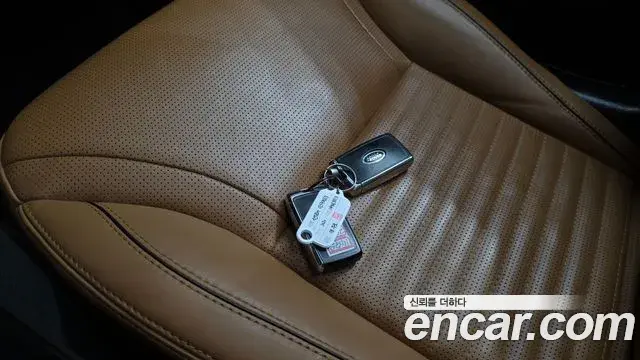 Land Rover Discovery 5 2020 — Фото 16/20