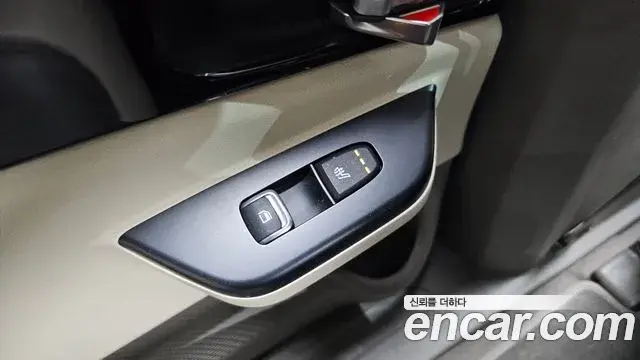Kia Carnival 2022 — Photo 18/20