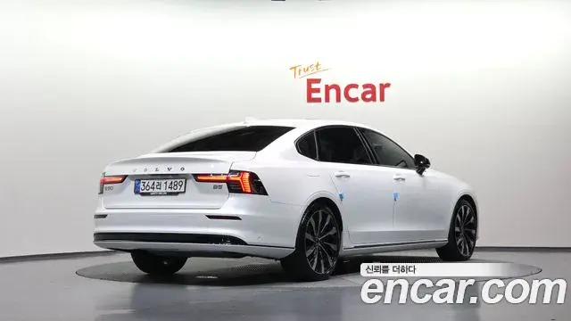 Volvo S90 2025 — Фото 1/20