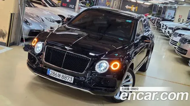 Bentley Bentayga 2020 — ფოტო 2/20