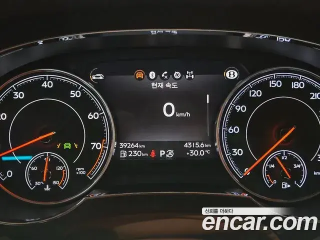 Bentley Bentayga 2020 — ფოტო 17/20
