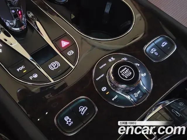 Bentley Bentayga 2020 — ფოტო 20/20