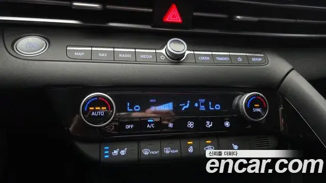Hyundai Avante 2021 — Photo 18/20