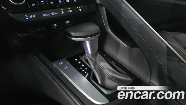 Hyundai Avante 2022 — Photo 9/20
