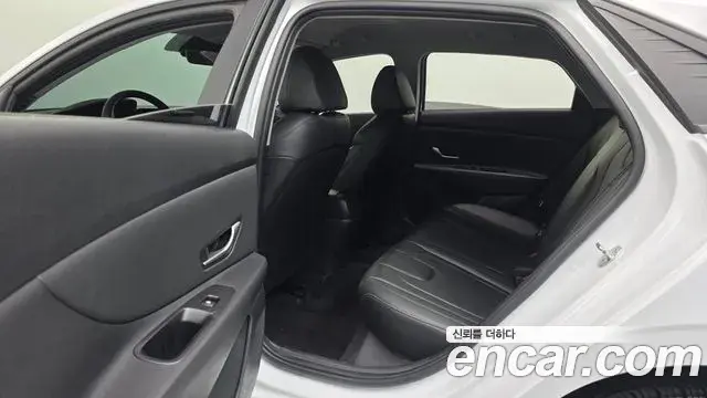 Hyundai Avante 2022 — Photo 17/20