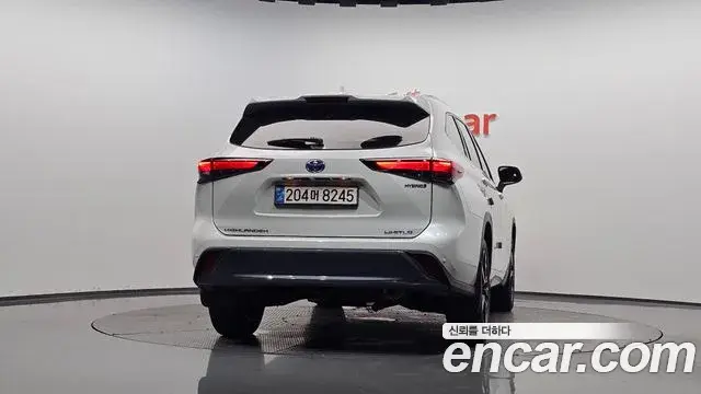 Toyota Highlander 2024 — Şəkil 27/35