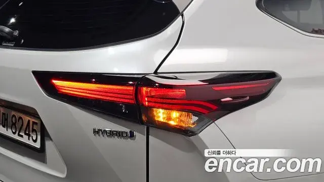 Toyota Highlander 2024 — Şəkil 13/35