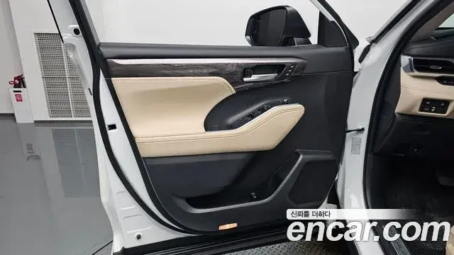 Toyota Highlander 2024 — Şəkil 15/35