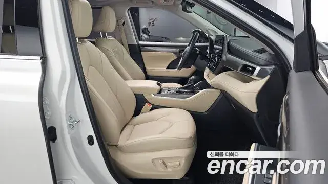Toyota Highlander 2024 — Şəkil 3/35