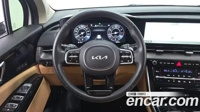 Kia Carnival 2023 — Фото 14/20